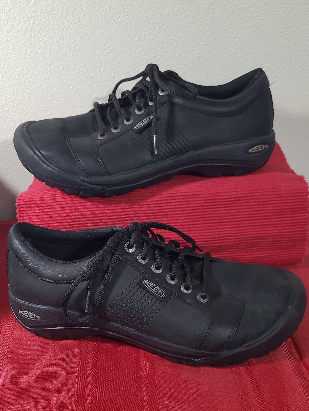 Keen Austin Men's Black Casual Lace-Up Oxfords
